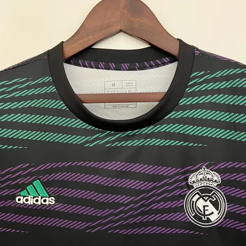Camisa de Treino do Real Madrid 2023/2024 Listras Verdes e Roxas — view 3