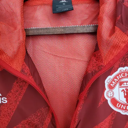 Chaqueta cortavientos del Manchester United 2021/2022 roja — view 7