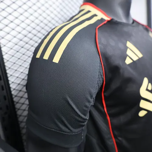 2025/2026 Versión Jugador Liverpool Edición Especial Negra Camiseta  Calidad Thai — view 7