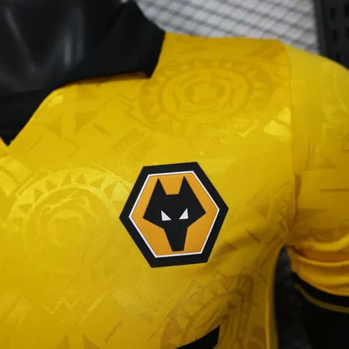2025/2026 Spielerversion Wolverhampton Wanderers Heim Fußballtrikot  — view 5