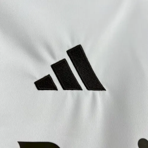 2025/2026 Real Madrid Local Camiseta de Fútbol  — view 4