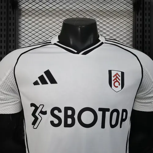 2025/2026 Spielerversion Fulham Heim-Fußballtrikot  — view 3