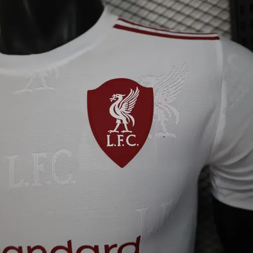 Camisa de Futebol Liverpool Edição Especial 10 Versão Jogador 2025/2026  — view 5