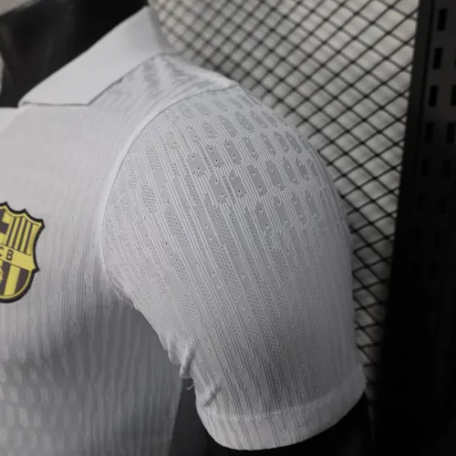 Camisa de Futebol Barcelona Edição Especial Versão Jogador 2025/2026 32  — view 5