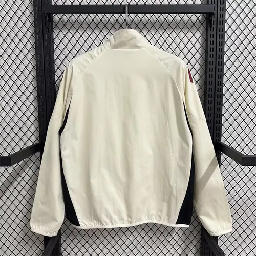 2025/2026 Liverpool Windbreaker Beige Gelb Fußballtrikot   — view 2