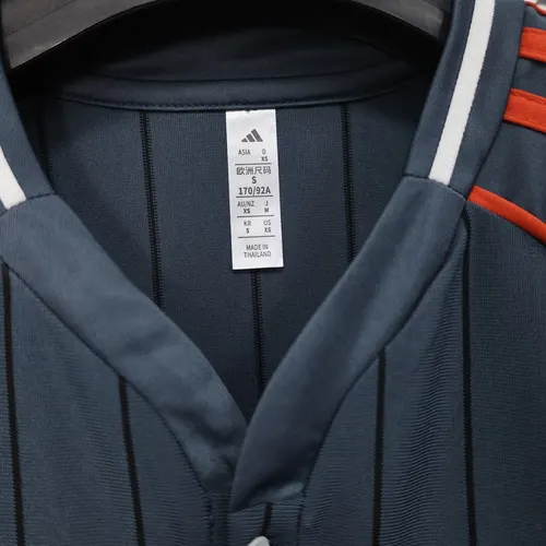 2025/2026 Bayern Munich Boutons Édition Spéciale Gris Maillot   — view 7