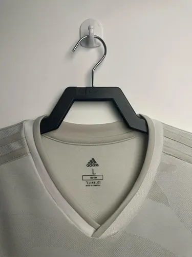 2019/2020 قميص Juventus الخارجي رجعي H جودة تايلاندية — view 3