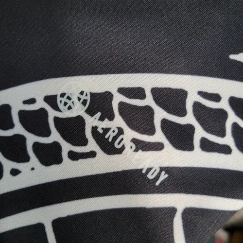 Camisa de Futebol Real Madrid Dragão Chinês Preta 2023/2024 — view 7