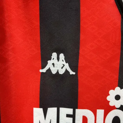 قميص كرة قدم AC Milan الكلاسيكي داخل الأرض 1989/1990 جودة تايلاندية — view 5