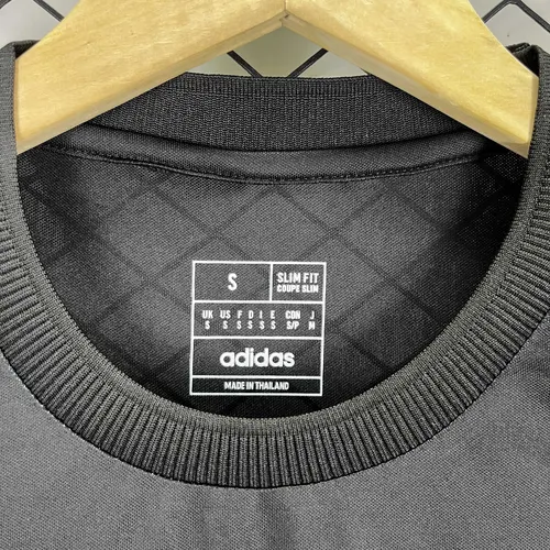 2025/2026 Manchester United Camiseta de Entrenamiento Prepartido Camiseta de Fútbol  — view 4