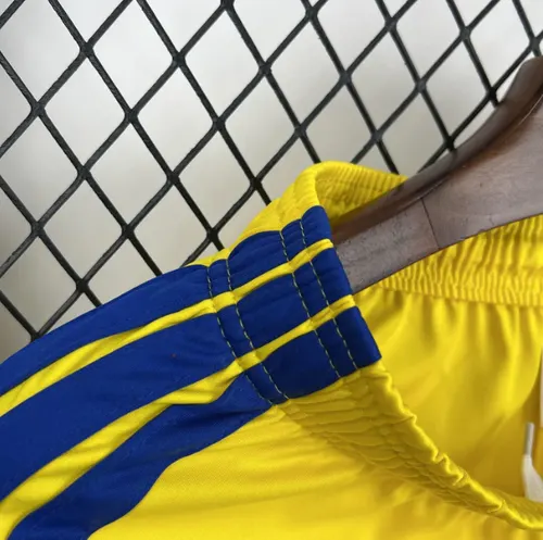 2026 Schweden Nationalmannschaft Heim-Fußball-Shorts AAA Fan-Qualität — view 5
