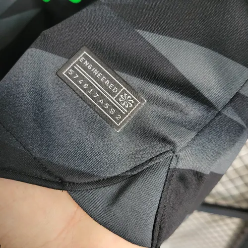 2023/2024 Liverpool Torwart Schwarz Fußballtrikot AAA fan-gradät — view 9