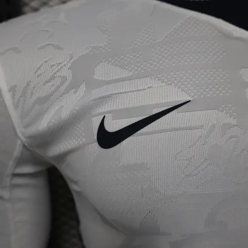 2026 Long Sleeve Player Version England Home Football Jersey  — view 4
