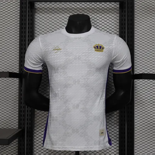 2025/2026 Versión Jugador Real Madrid Edición Especial 09 Camiseta de Fútbol  — view 1