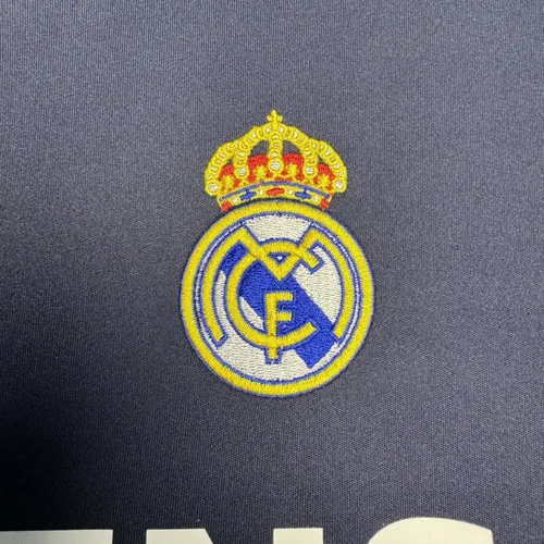 2004/2005 Retro Real Madrid Auswärts Fußballtrikot  — view 7