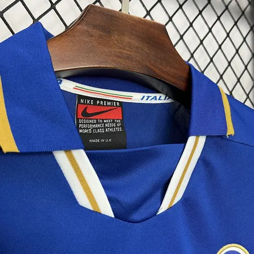 1996 Retro Italy Home Soccer Shirt  — view 5