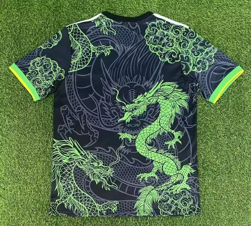 2025/2026 Real Madrid Grüner Drache Special Edition Fußballtrikot  — view 2