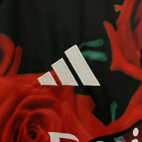 2025/2026 Real Madrid Red Rose Special Edition Fußballtrikot  — view 5