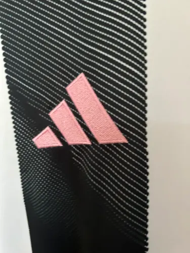 2025/2026 Juventus Heim Fußballtrikot  — view 4