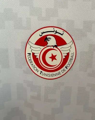 قميص منتخب تونس الوطني الخارجي لكرة القدم 2025 جودة تايلاندية  — view 4
