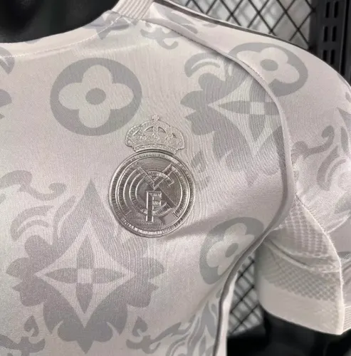 Camisa de Futebol Real Madrid Edição Especial 52 Versão Jogador 2025/2026  — view 6