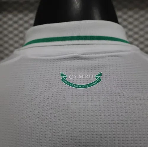 2026 Spielerversion Wales Auswärts Fußballtrikot  — view 4