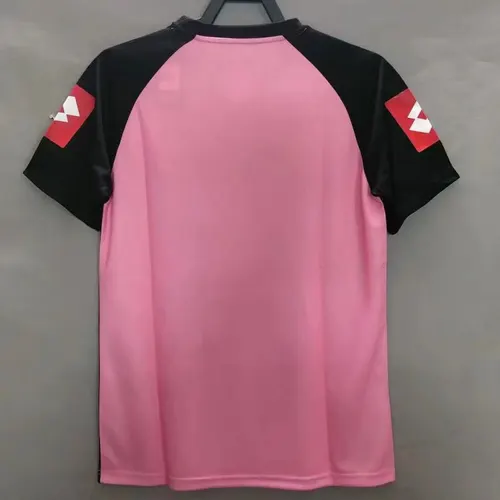 2002/2003 Retro Juventus Camisa de Futebol Rosa  — view 2