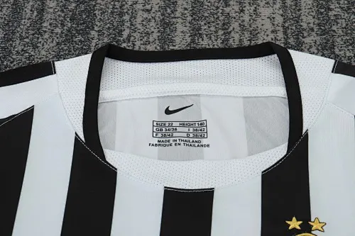 قميص كرة قدم ريترو Juventus المنزلي 2003/2004 جودة تايلاندية  مقاس أطفال — view 3