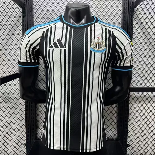 Version joueur Newcastle United Maillot de football domicile 2026/2027  landaise