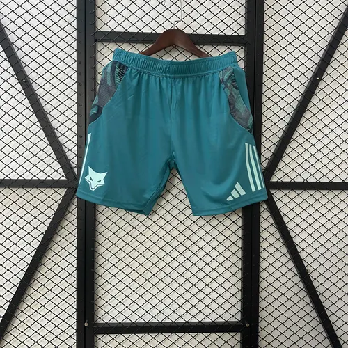 2025/2026 Wolverhampton Wanderers Away Shorts  — view 1