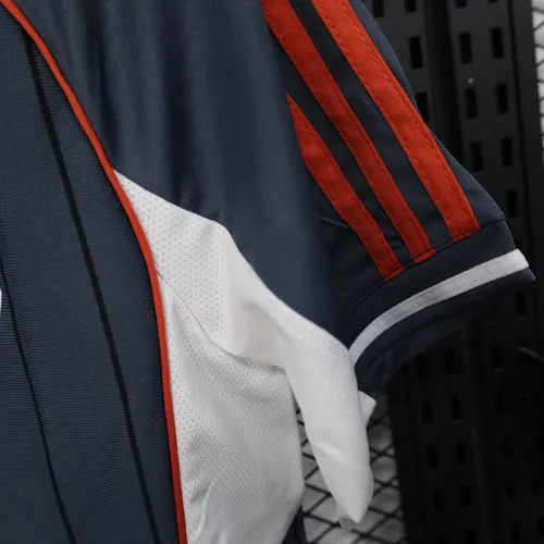 2025/2026 Bayern Munich Boutons Édition Spéciale Gris Maillot   — view 9