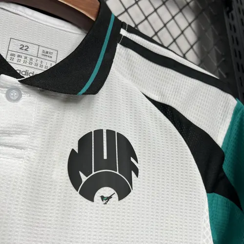 Camisa de Futebol Fora Newcastle United 2024/2025  Tamanho Infantil — view 6