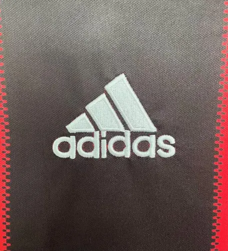 Camiseta de fútbol local retro del AC Milan 2010-2011  — view 6