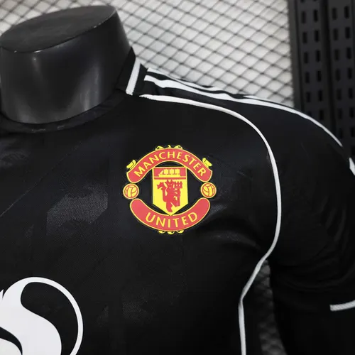 2025/2026 Versión Jugador Manchester United Edición Especial Negra y Blanca Camiseta de Fútbol Calidad Thai — view 5