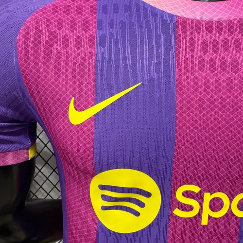 2026/2027 Player Version Barcelona Special Edition Red Purple Football Jersey   — view 6