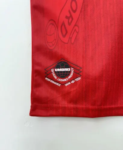 Camisa de Futebol Retrô Manchester United Casa 1996/1997  — view 9