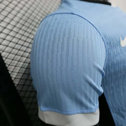 Camiseta de Fútbol 2024 Versión Jugador Uruguay Local AAA calidad fan — view 3