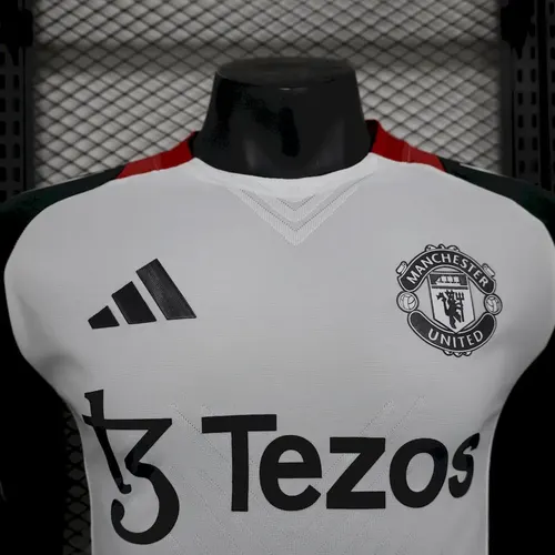 2025/2026 Spielerversion Manchester United Trainings-Trikot  — view 3
