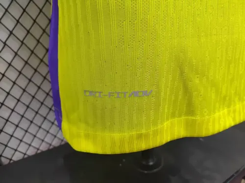 2025/2026 Version Joueur Barcelona Extérieur Jaune Maillot de Football  — view 7