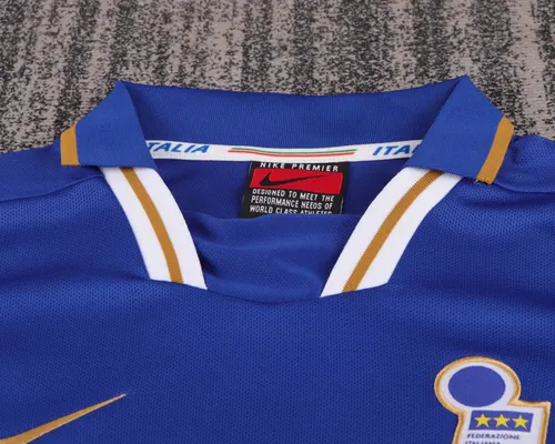 Maillot de football domicile Italie rétro 1996  Taille Enfant — view 3